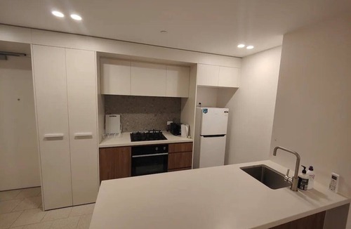 Dickson Apartment | Modern 1-bedroom Unit in Dicksonnear Shops