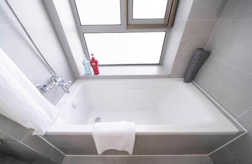 Xujiahui Apartment | Modern 2BR 1 Living Room Apartment Near Metro Lines one