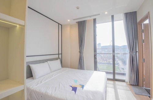 Ha Long Apartment | Modern 2BR Apartment ICON40 Hạ Long Stunning City Skyline View