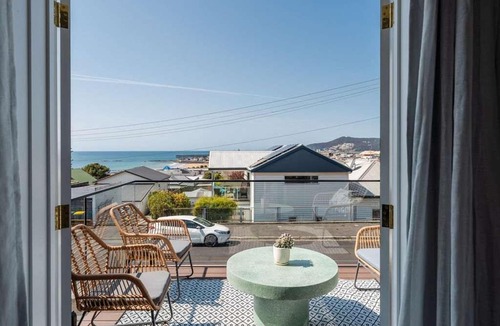 Burnie House | Modern 3-Bed Coastal Escape