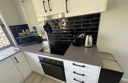 Virginia House | Modern 3 Bedroom Entire Home