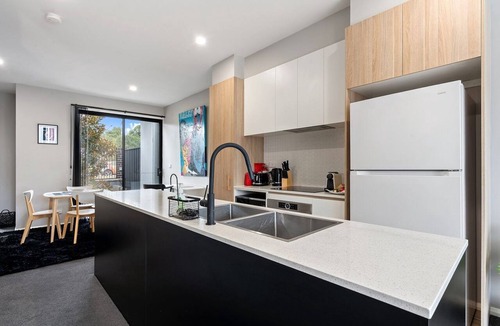 Greenway Apartment | Modern 3-Bedroom Townhouse in Quiet Greenway