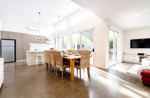 Ocean Grove Villa | Modern & Accessible Beach House - Bell 2