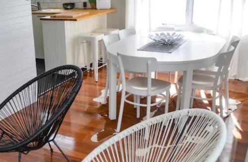 Oxley Park House | Modern and Stylish 3 bedroom home, Western Sydney Ideal for Contractors