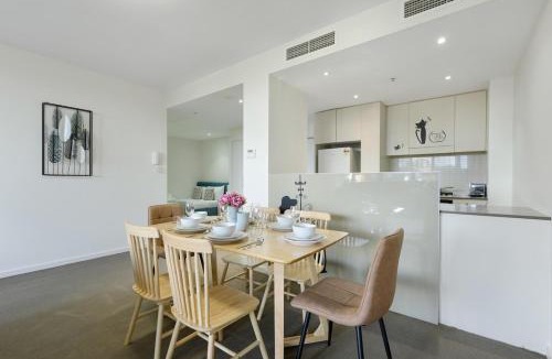 Hurstville Apartment | Modern Comfort Hurstville 3BR Wifi Train Business