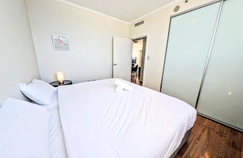 St. Leonards Apartment | Modern & Cozy apartment in the central hub!