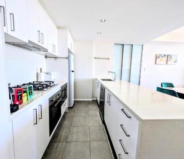 St. Leonards Apartment | Modern & Cozy apartment in the central hub!