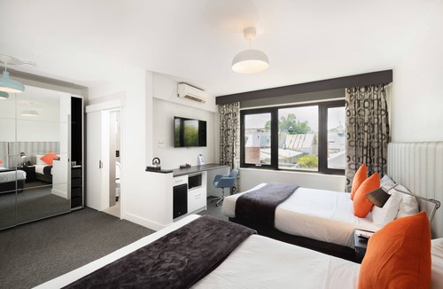 East Melbourne Hotel | Modern East Melbourne accommodation
