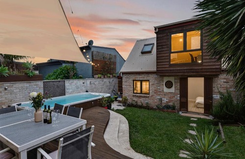 Leichhardt House | Modern Homestay near Sydney CBD, Leichhardt - Little Italy