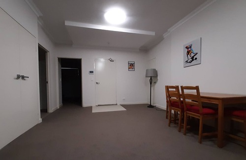 Campbelltown Apartment | Modern Unit