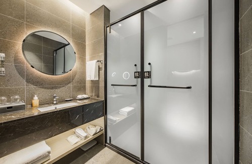 Deqing County Hotel | Mogan Valley Resort