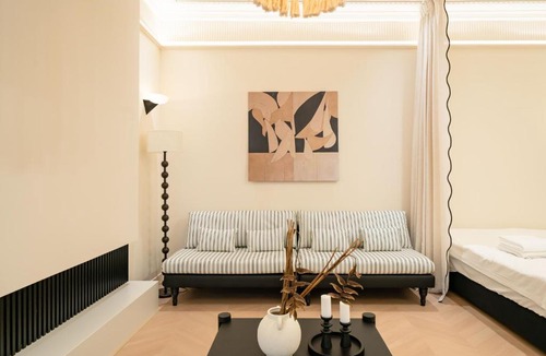 Jing'an Apartment | Molly House-Nanjing West Road Townhouse near subway,Two room types,Near People's Square,Jing'an Temple