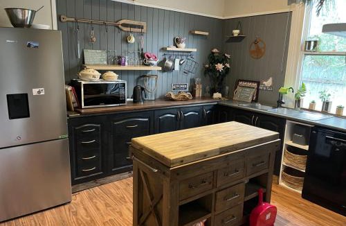 Quambatook House | Mollys Cottage