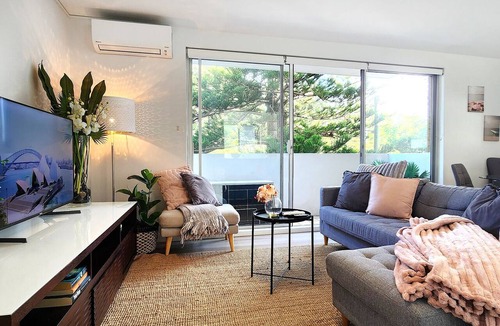 North Bondi Apartment | Moments to Famous Bondi Beach