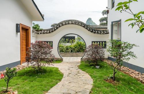 Ten Mile Gallery House | Moon Villa