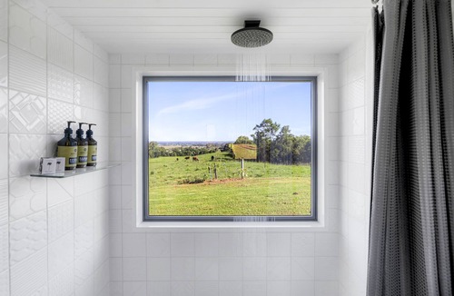 Meroo Meadow Apartment | 'Moonsong' - Romantic Off-grid Mountain Retreat
