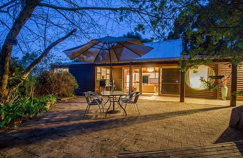 Yallingup House | MOONWOOD STUDIO- YALLINGUP Vines & bushland surrounds. 2 bedroom 2 bathroom