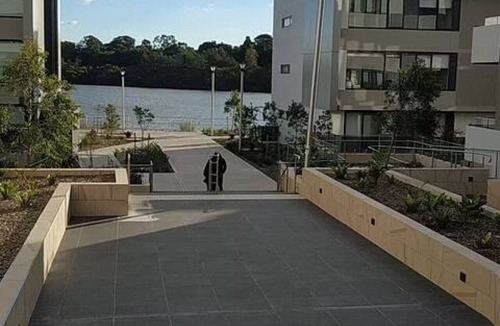 Mortlake Apartment | Mortlake 2BR Apt by the Lake Bay with Nice View