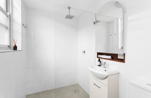 Mosman Apartment | Mosman - BOT04 - Botanic Road - Stylish 1BR Steps from Balmoral Beach Mosman Village