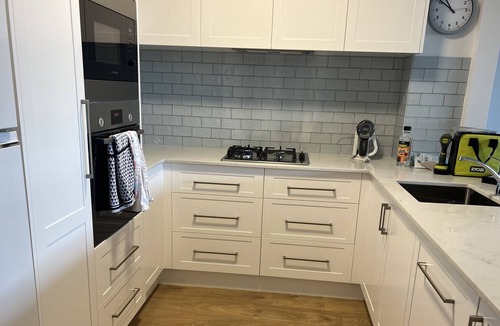 Mosman Apartment | Mosman Central - 1 Bedroom in mosman village sleeps 4