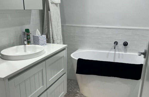 Mosman Apartment | Mosman Central - 1 Bedroom in mosman village sleeps 4