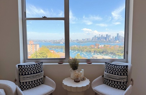 Mosman Apartment | Mosman | Stunning Opera and Bridge View | KozyGuru