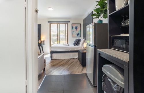 Sydney Hotel | Motel 10