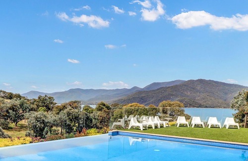 Mountain Bay House | Mountain Bay Retreat