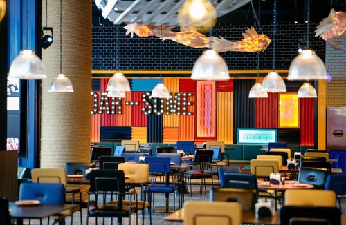 Jiangbei District Hotel | Moxy Ningbo Old Bund