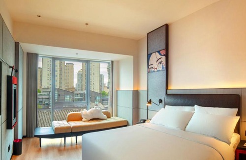 Jiangbei District Hotel | Moxy Ningbo Old Bund