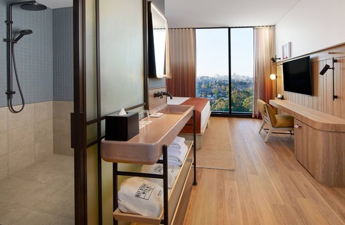 Mascot Hotel | Moxy Sydney Airport