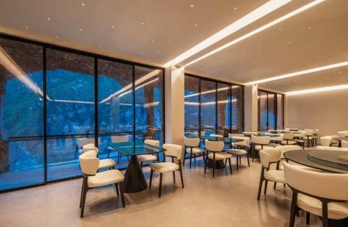 Hutiaoxia Hotel | Moye Cliff Luxury Resort