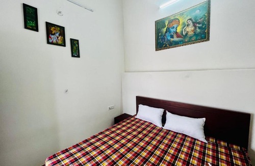 Barsana House | Mukhiya Ji Kripa Nikunj-Guesthouse