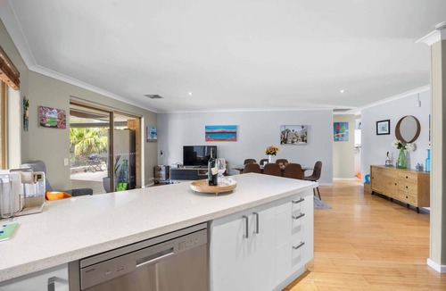 Beldon House | Mullaloo/Beldon Coastal Living