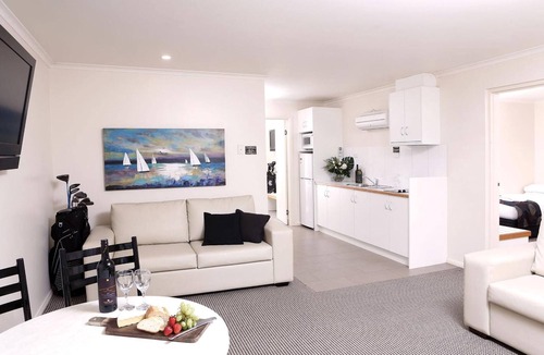 Swan Hill Hotel | Murray Downs Resort