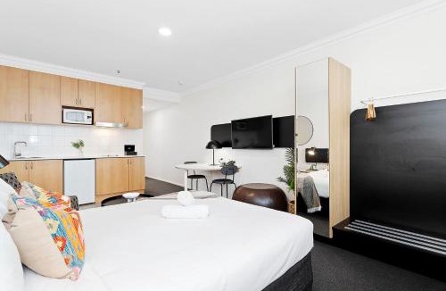 Perth Central Business District Apartment | Murray St Urban Retreat