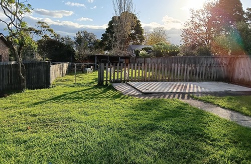 Milton House | Musicians Residence with a strong lean to Nature.