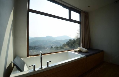 Moganshan Hotel | Naked Stables