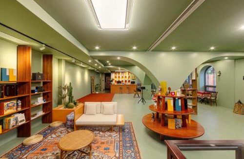 Yazhou District Hotel | Nanxiang Shushan Hotel
