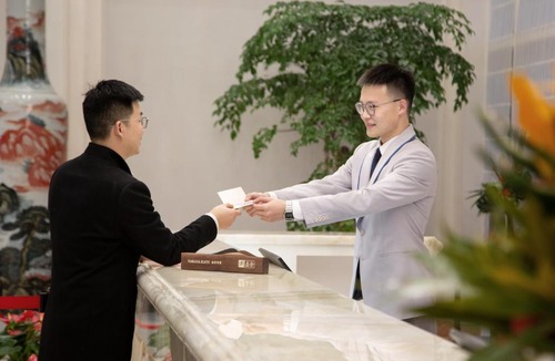 Pudong Hotel | NARADA Resort Shanghai Hotel Disney Store