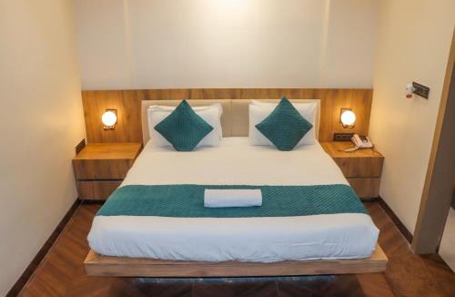 Bareilly Hotel | Narrow Gauge Hotel