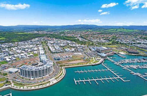 Shell Cove Apartment | Nautilus View - Luxury Marina Getaway
