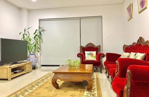 Bankstown House | Near Train/Shopping at Bankstown