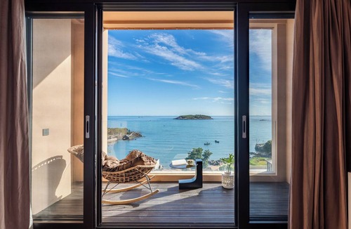 Shantou Hotel | Nemo's Home seaside INN