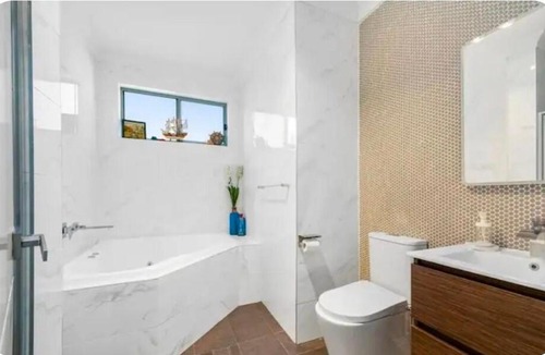 Marsden Park Villa | New 5 bedroom Single story house