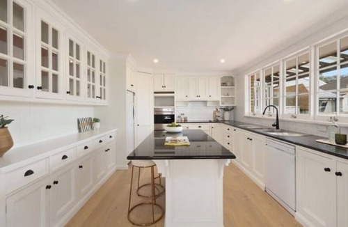 Collaroy House | *New Collaroy 3 B/R Northern Beaches Spacious & Renovated Beach Getaway Collaroy