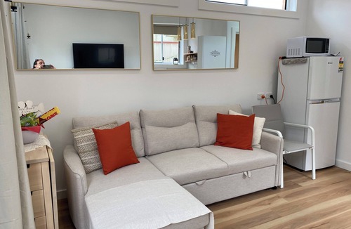 Parramatta Cottage | New cosy guesthouse in Parramatta with parking Near transport/uni/stadium/museum