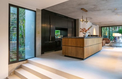 Avalon Beach House | NEW Luxury Avalon House With Pool, Walk To Beach