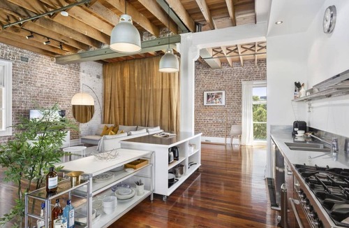 Darlinghurst Apartment | New York-Style Loft in Sydney CBD