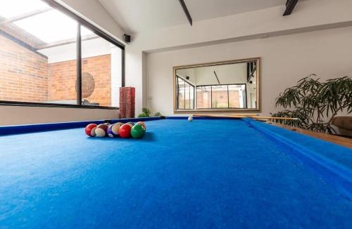 Newcastle West House | Newcastle CBD Penthouse, Spa & Entertainment